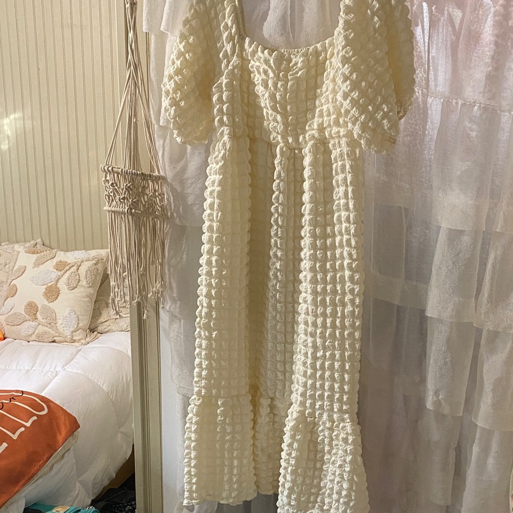 Chic Cream Puff Sleeve Dress